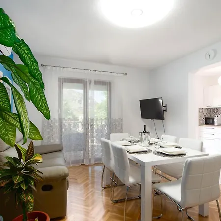 Awesome In With Kitchen *