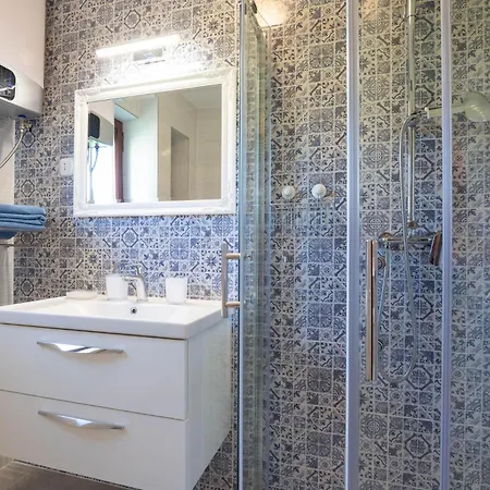 Awesome In With Kitchen Žrnovnica